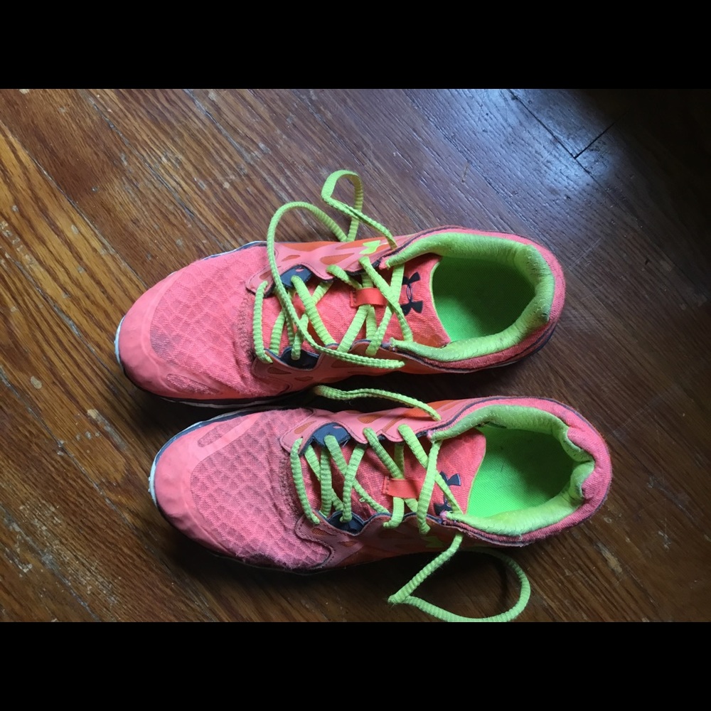 Under Armour heat gear peach tennis shoes
